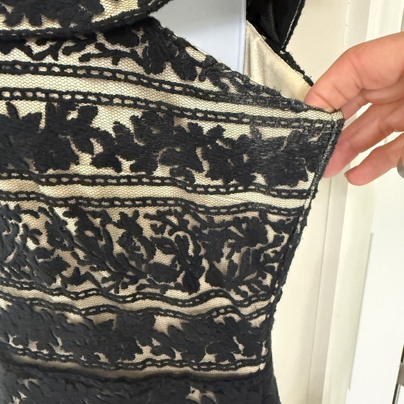 Jovani Black and Cream Lace Maxi Dress - Evening Gown - Size 10 - Picture 6 of 16